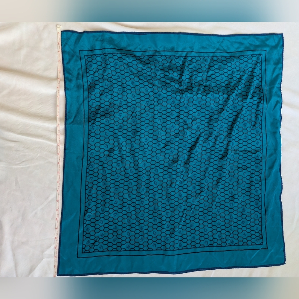 Dior Teal Honeycomb Pattern Scarf - Picture 5 of 6